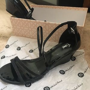 BLACK WEDGES